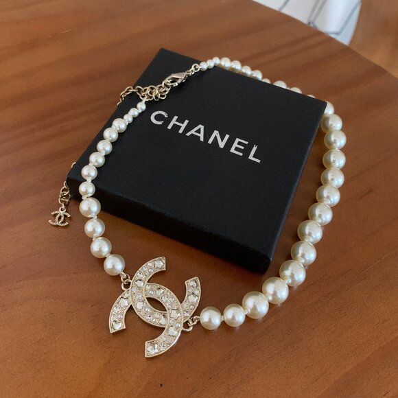 Chanel Pearl Necklace with CC Pendant - Picture 1 of 5